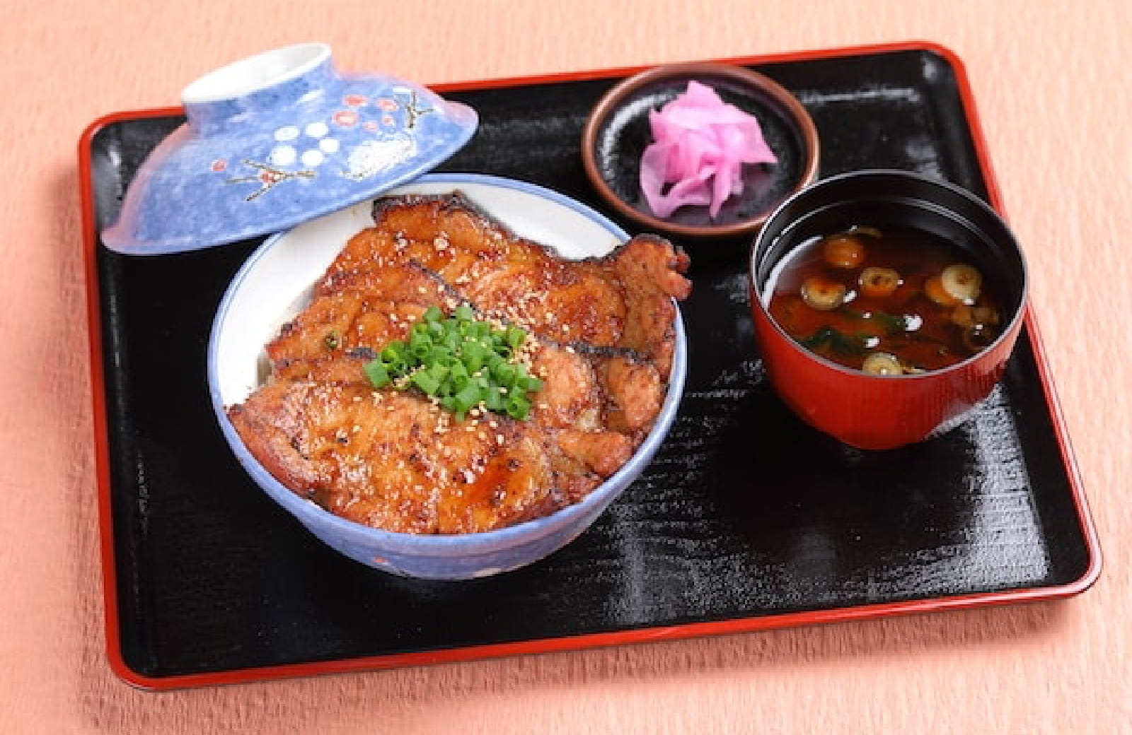 豚みそ丼専門店　有隣